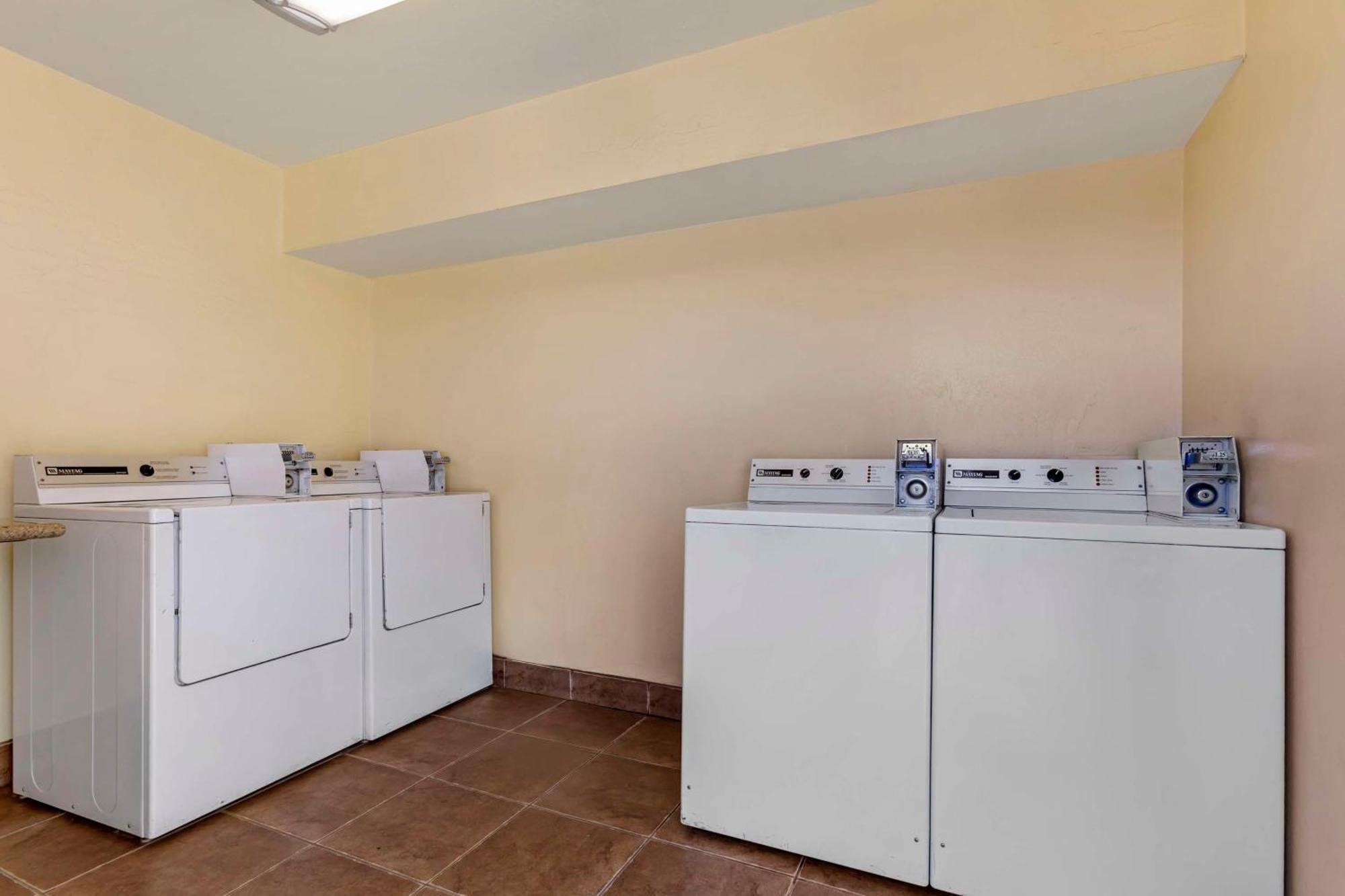 Best Western Desert Inn Safford Buitenkant foto